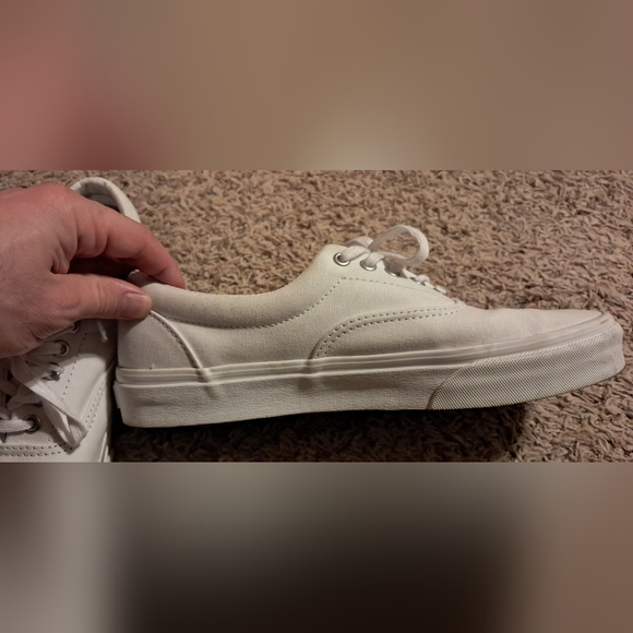 Vans - Picture 2 of 7